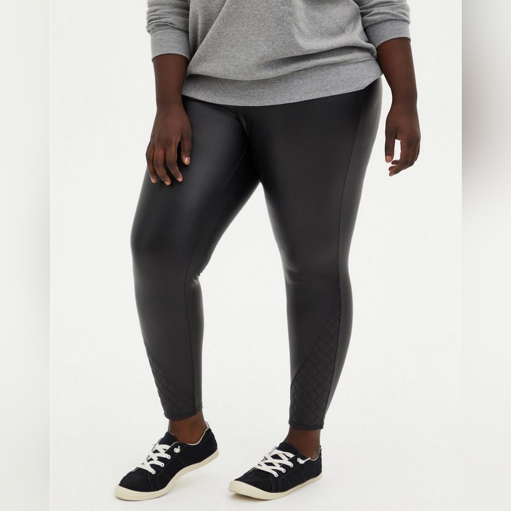3X Torrid Platinum Legging - Faux Leather Quilted Hem Black